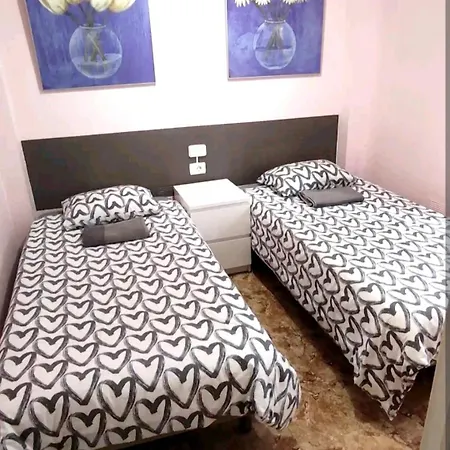 Apartment Bilbao, 3 Hab, 5 Camas, Wifi, Metro, Aparcamiento Gratis, *